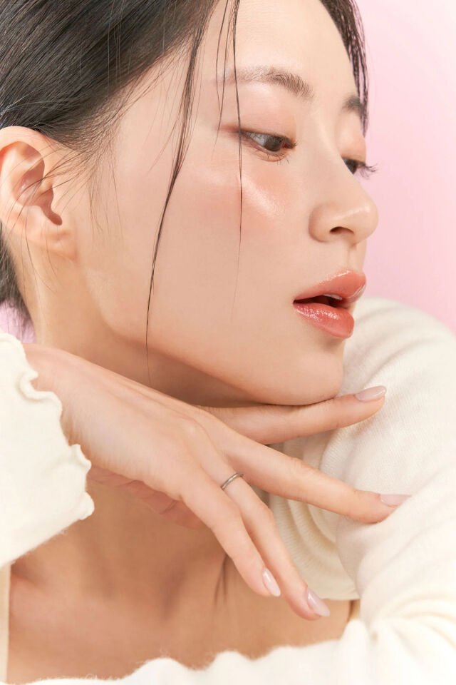romand Glasting Melting Balm Parlak Görünümlü Renk Veren Dudak Balmı 01 Coco Nude (VİONİNE) Nude