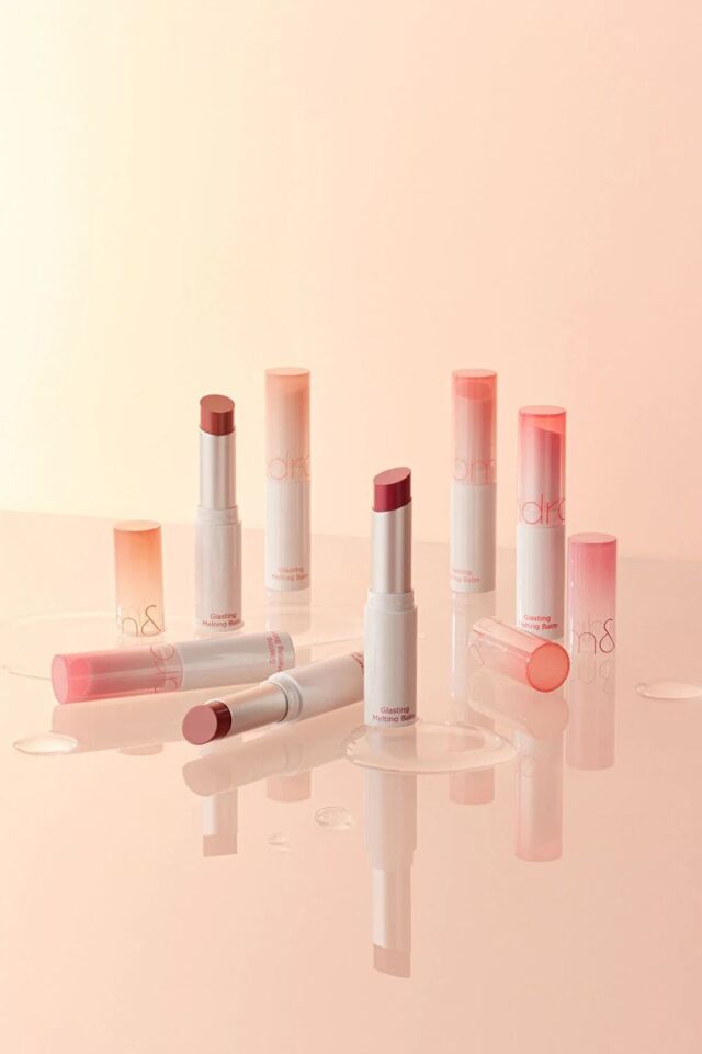 romand Glasting Melting Balm Parlak Görünümlü Renk Veren Dudak Balmı 01 Coco Nude (VİONİNE) Pembe