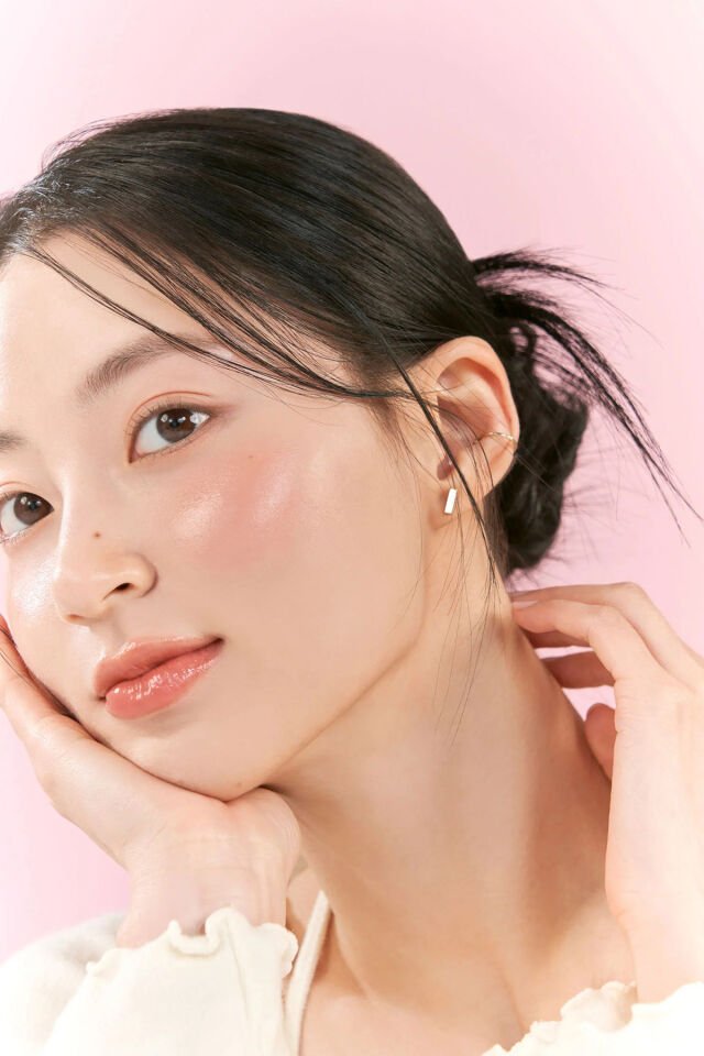 romand Glasting Melting Balm Parlak Görünümlü Renk Veren Dudak Balmı 01 Coco Nude (VİONİNE)