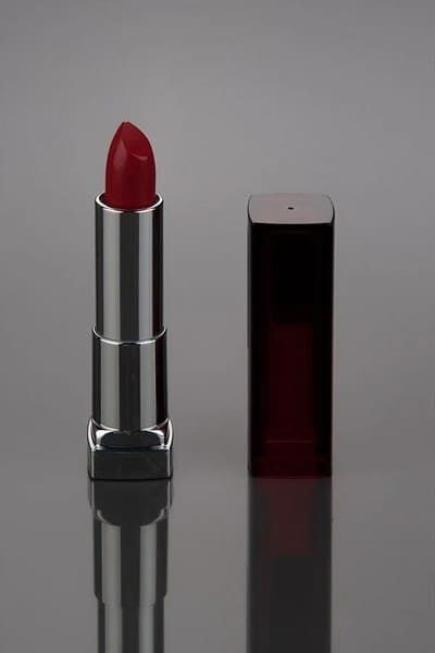 Color Sensational Lipstick - 553 Glamourous Red