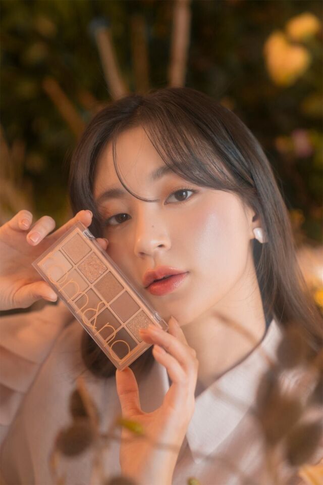 Mat, Işıltılı ve Glitter İçeren Yoğun Pigmentli Far Paleti Better Than Palette - Mahogany Garden